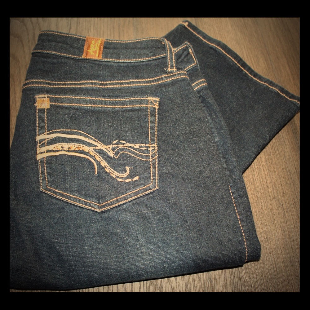 Wrangler Aura Jeans NWOT